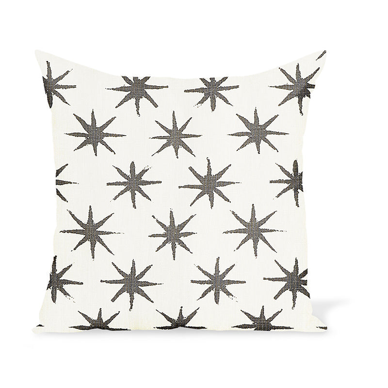 Coussin Starstruck en charbon de bois de Peter Dunham Textiles